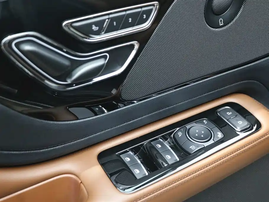 Lincoln Lincoln Aviator 2023 3.0T V6 AWD Reserve 6-Seater 2024 - thumbnail 11