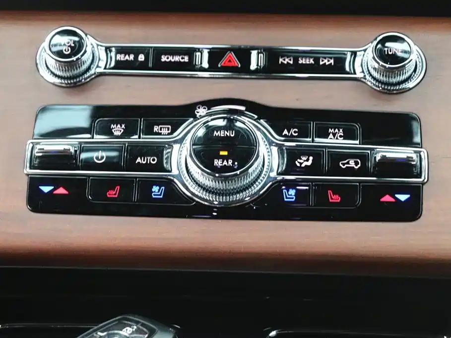 Lincoln Lincoln Aviator 2023 3.0T V6 AWD Reserve 6-Seater 2024 - thumbnail 18