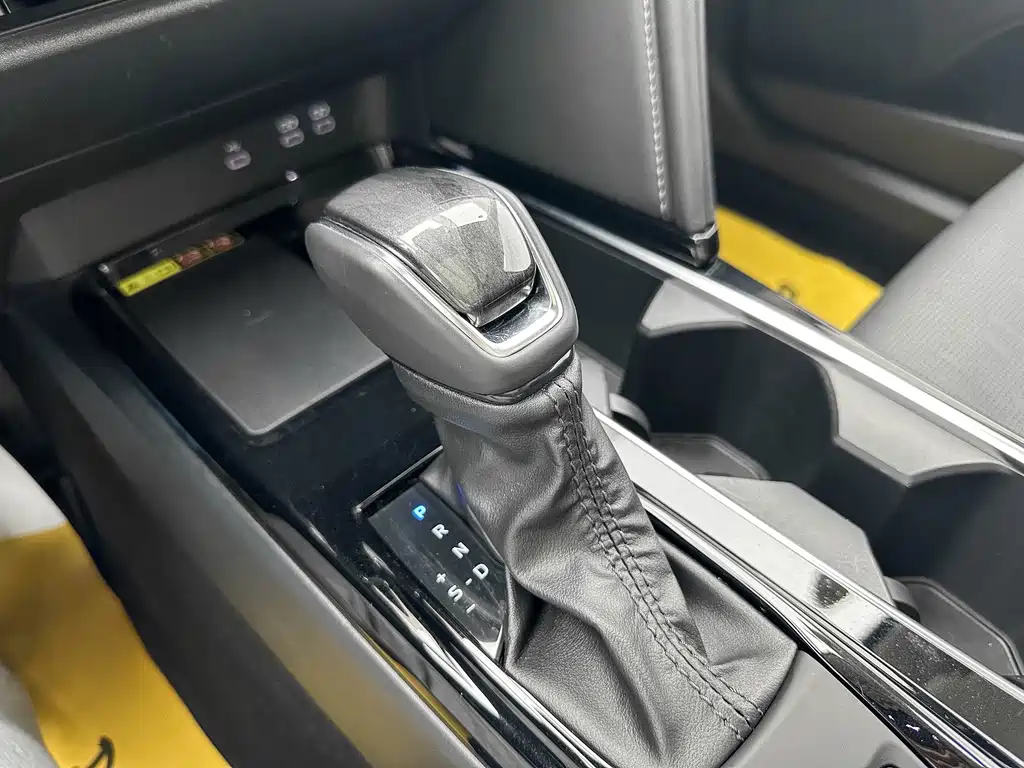 Toyota Camry 2024 Hybrid 2.5HG Premium Edition 2024 - thumbnail 9
