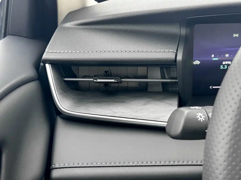 Toyota Camry 2024 Hybrid 2.5HG Premium Edition 2024 - thumbnail 10