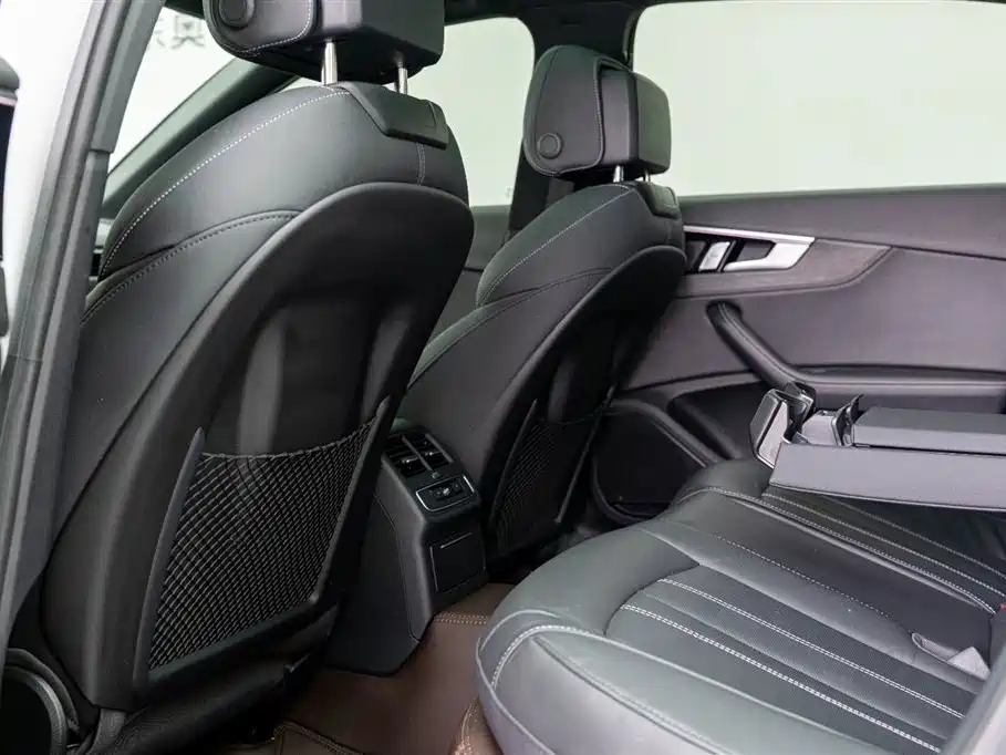 Audi Audi A4L 2024 40 TFSI Luxury Dynamic 2024 - thumbnail 7