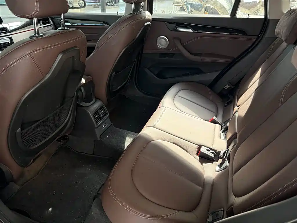 BMW BMW X1 2021 sDrive25Li Leading Edition 2020 - thumbnail 7