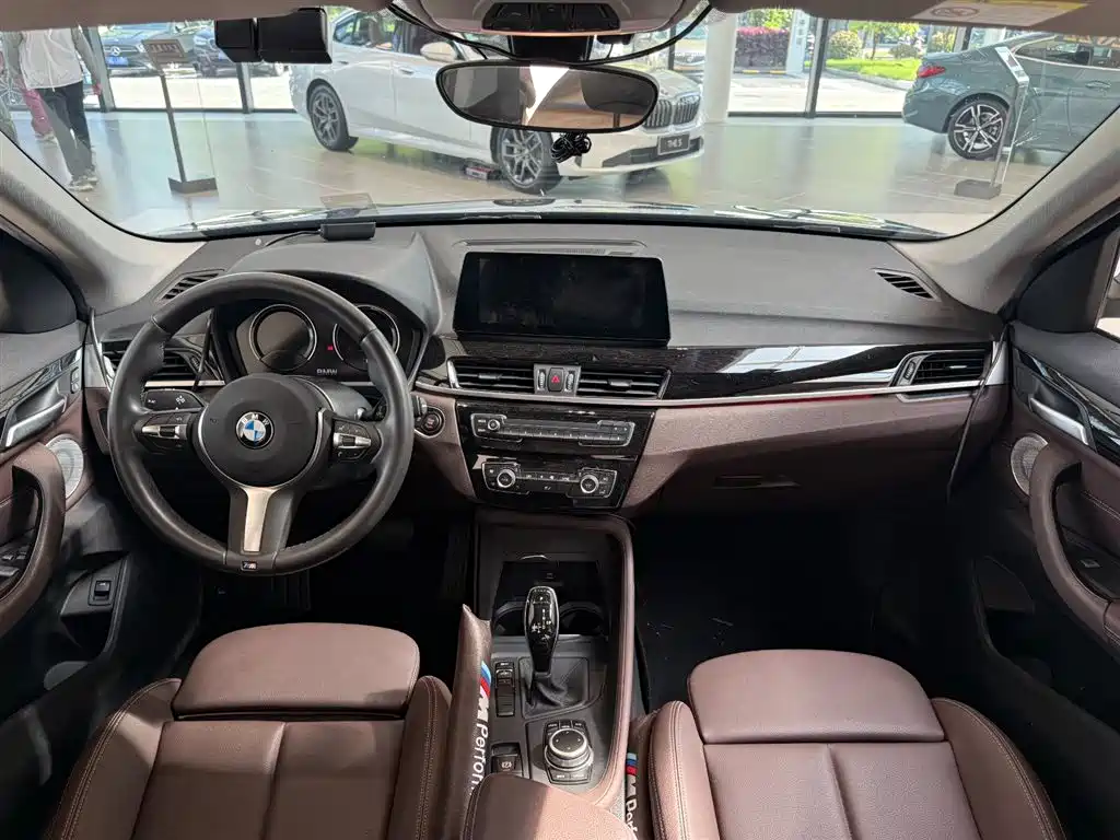 BMW BMW X1 2021 sDrive25Li Leading Edition 2020 - thumbnail 9