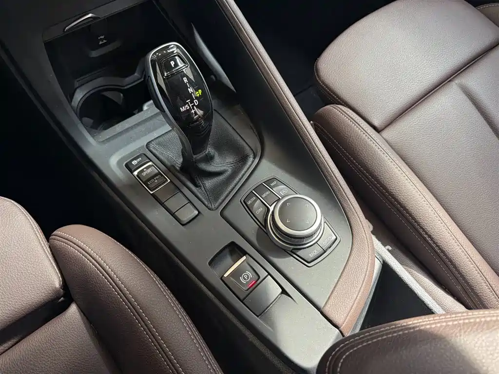 BMW BMW X1 2021 sDrive25Li Leading Edition 2020 - thumbnail 10