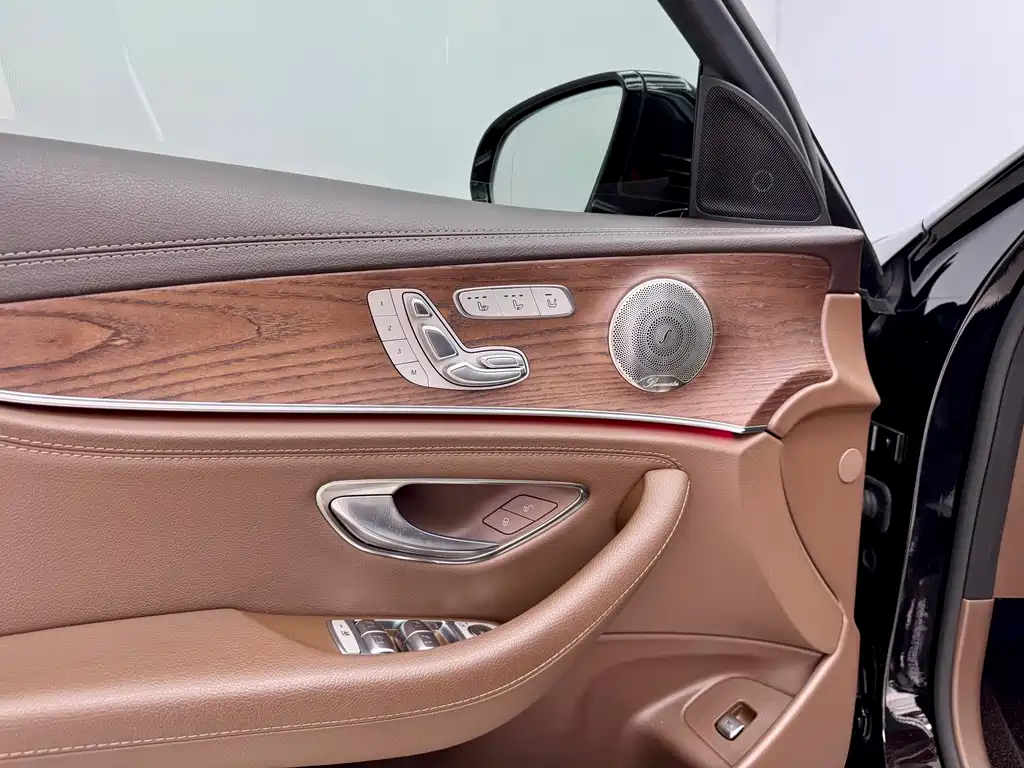 Mercedes-Benz Mercedes-Benz E-Class 2022 Facelift E 300 L Luxury 2022 - thumbnail 9