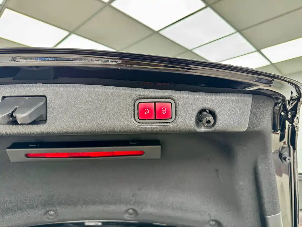 Mercedes-Benz Mercedes-Benz E-Class 2022 Facelift E 300 L Luxury 2022 - thumbnail 23