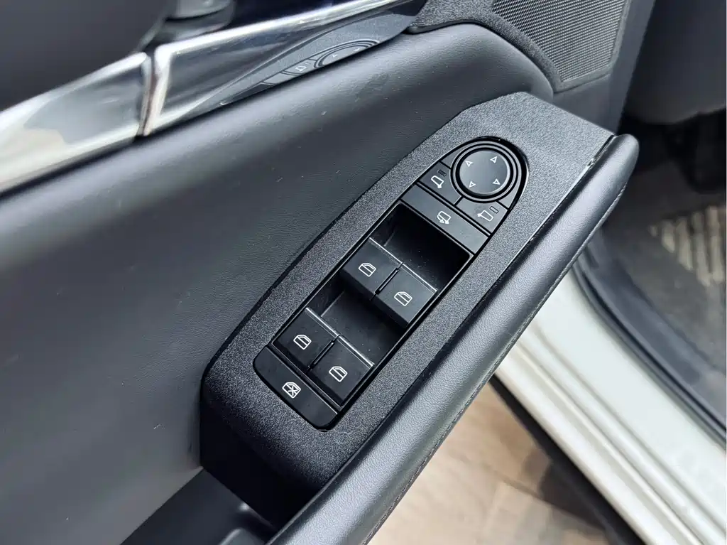 Mazda Mazda 3 Axela 2022 2.0L Automatic Zhiya Obsidian Edition 2022 - thumbnail 11