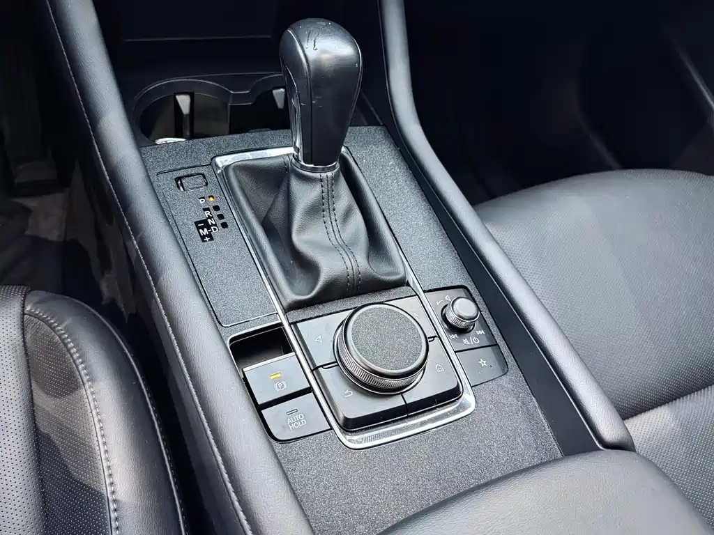 Mazda Mazda 3 Axela 2022 2.0L Automatic Zhiya Obsidian Edition 2022 - thumbnail 15