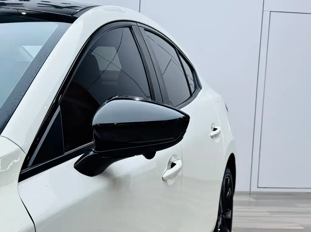 Mazda Mazda 3 Axela 2022 2.0L Automatic Zhiya Obsidian Edition 2022 - thumbnail 23