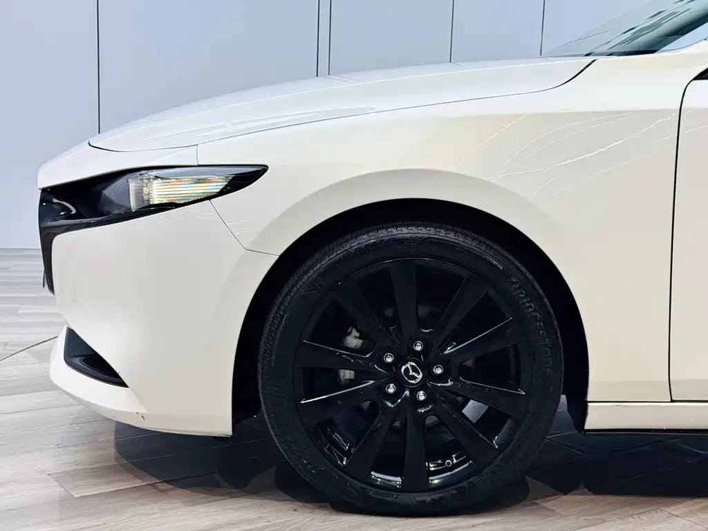 Mazda Mazda 3 Axela 2022 2.0L Automatic Zhiya Obsidian Edition 2022 - thumbnail 24