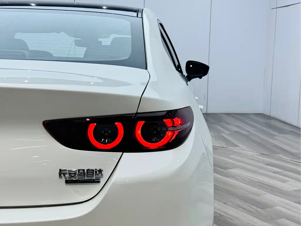 Mazda Mazda 3 Axela 2022 2.0L Automatic Zhiya Obsidian Edition 2022 - thumbnail 25