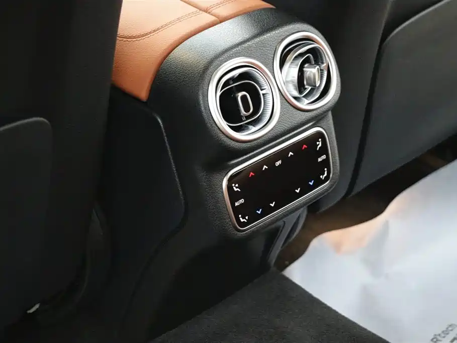 Mercedes-Benz Mercedes-Benz GLC 2023 GLC 260 L 4MATIC Luxury 5-Seater 2023 - thumbnail 20