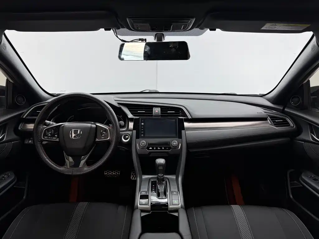 Honda Civic 2021 HATCHBACK 220TURBO CVT 2020 - thumbnail 18