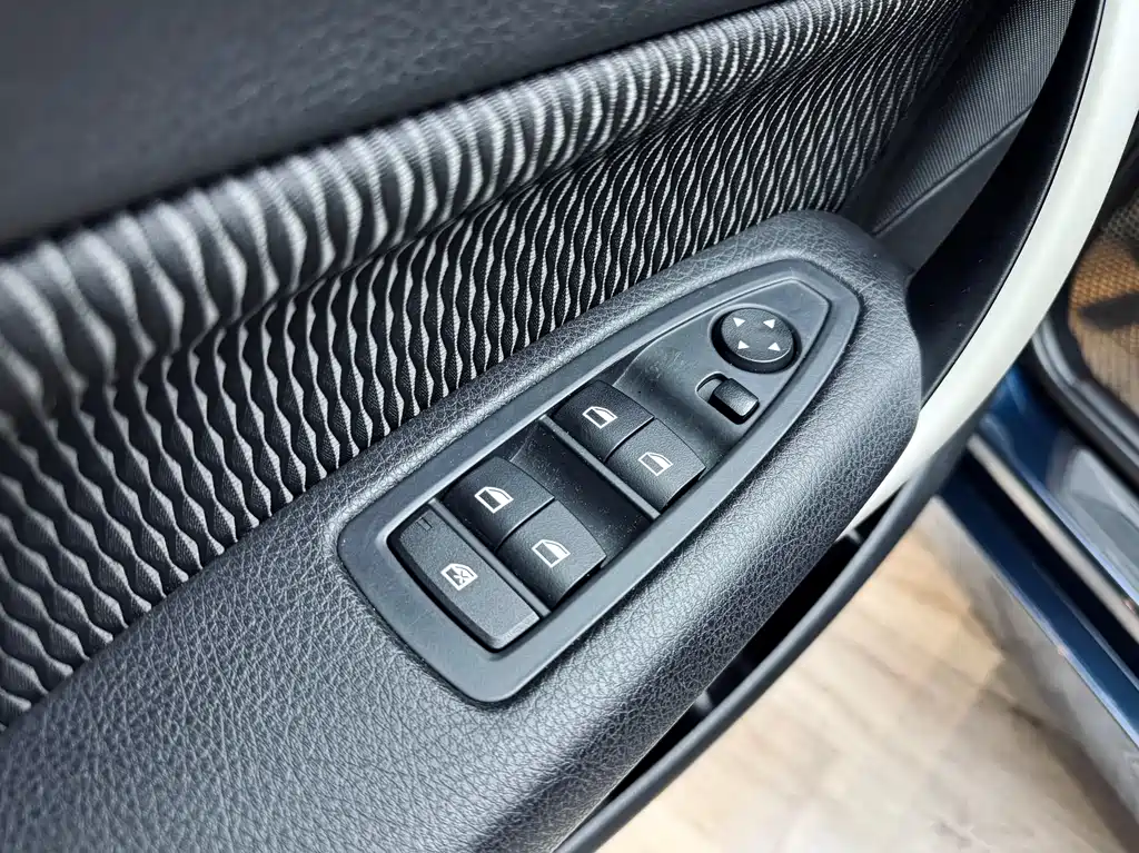 BMW BMW 1 Series (Import) 2015 120i Leading Edition 2016 - thumbnail 11
