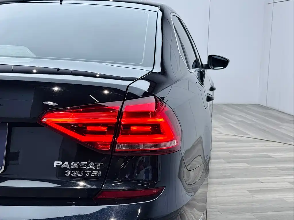 Volkswagen Volkswagen Passat 2017 330TSI DSG Zunrong Edition 2018 - thumbnail 24