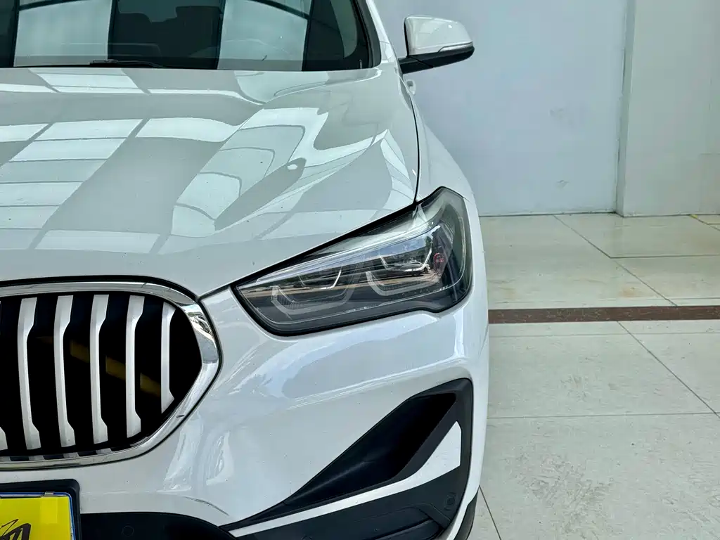 BMW BMW X1 2022 sDrive25Li Leading Edition 2022 - thumbnail 4