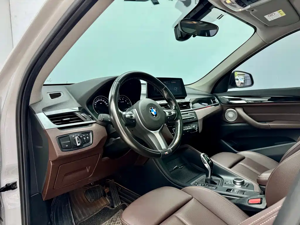 BMW BMW X1 2022 sDrive25Li Leading Edition 2022 - thumbnail 6