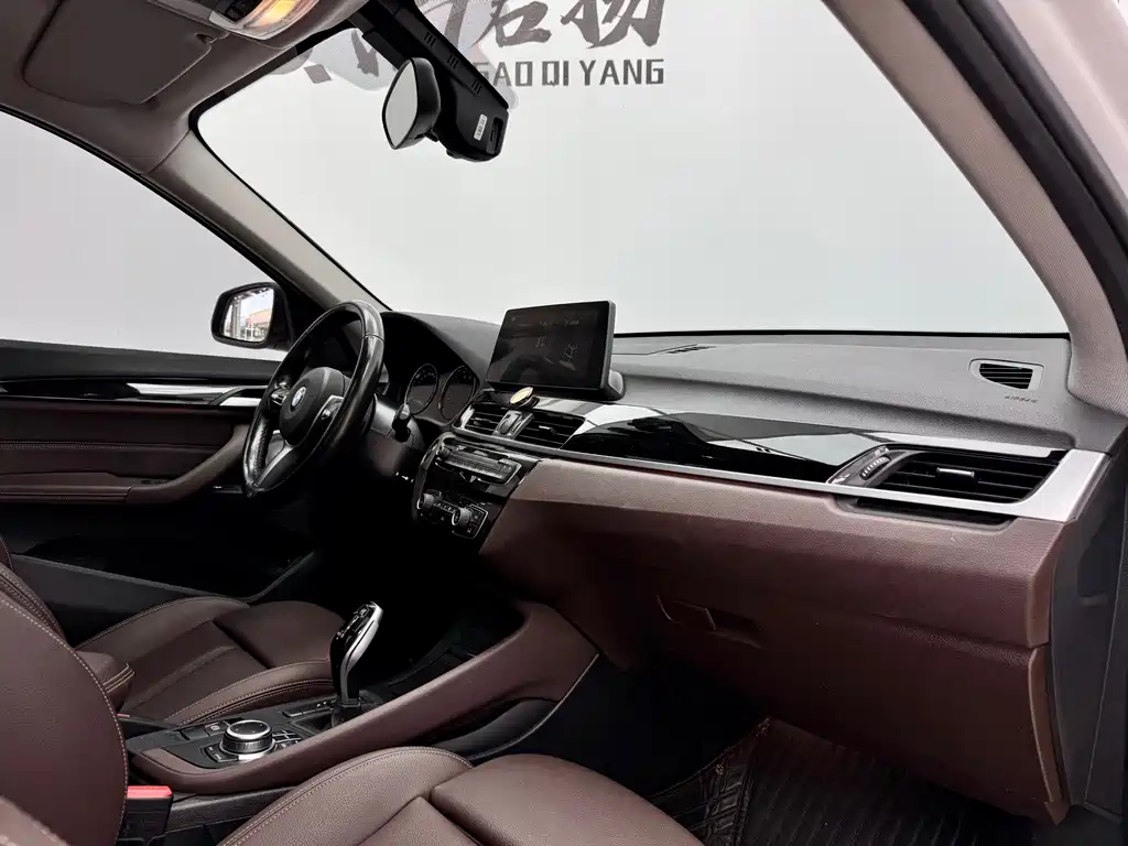 BMW BMW X1 2022 sDrive25Li Leading Edition 2022 - thumbnail 11