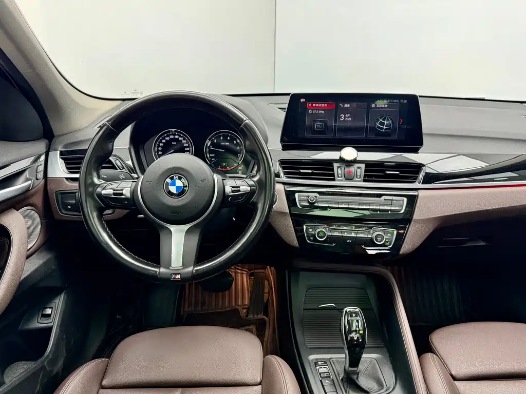 BMW BMW X1 2022 sDrive25Li Leading Edition 2022 - thumbnail 15