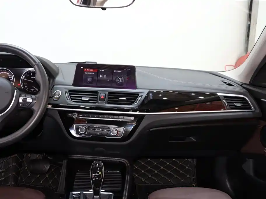BMW BMW 1 Series 2020 120i M Sport Package 2020 - thumbnail 13