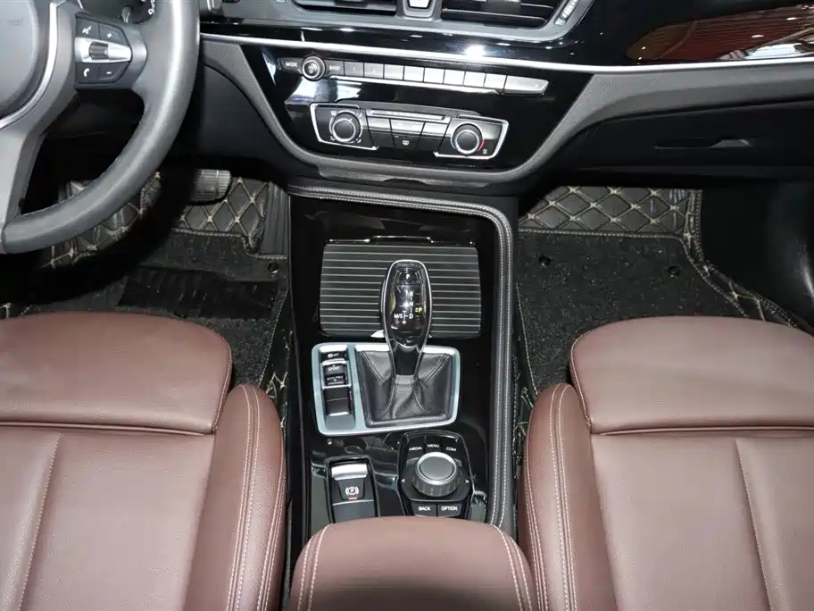 BMW BMW 1 Series 2020 120i M Sport Package 2020 - thumbnail 14