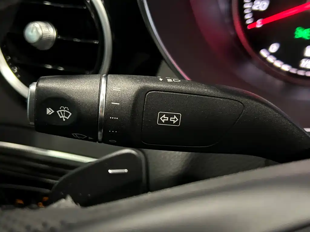 Mercedes-Benz Mercedes-Benz C-Class 2018 C 200 L Sport Edition Achievement Special Edition 2018 - thumbnail 13
