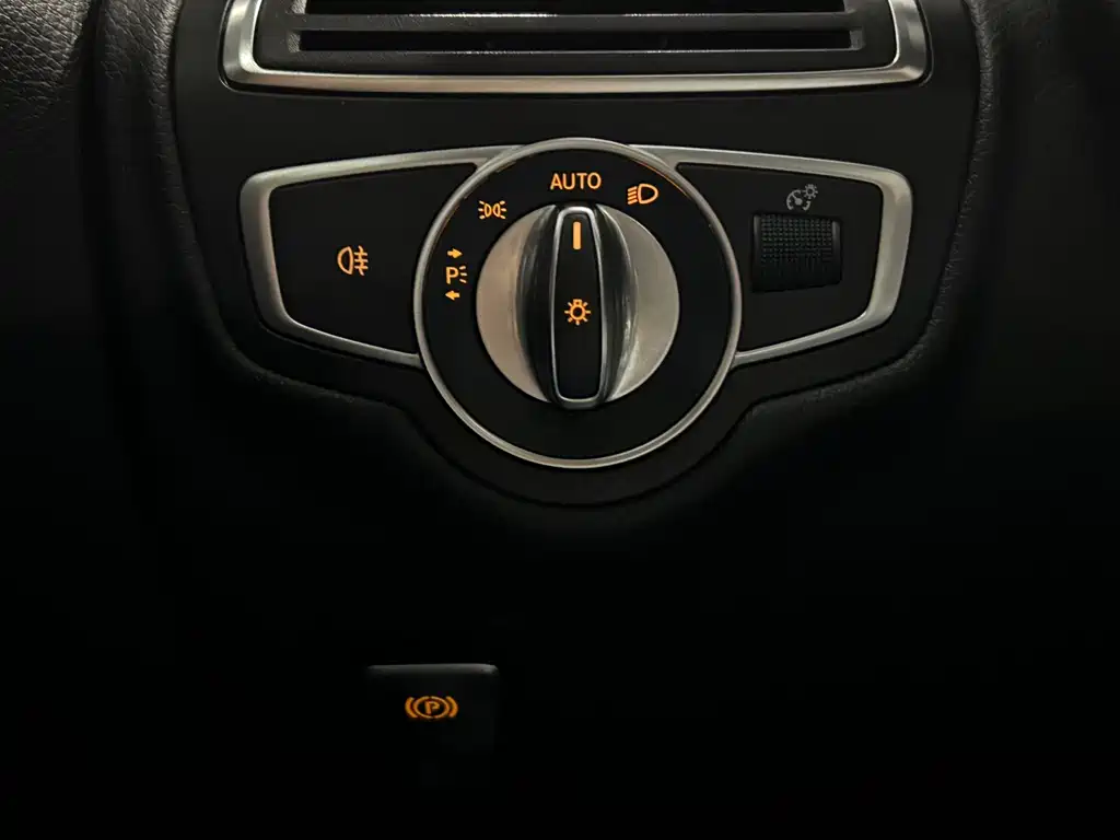 Mercedes-Benz Mercedes-Benz C-Class 2018 C 200 L Sport Edition Achievement Special Edition 2018 - thumbnail 18