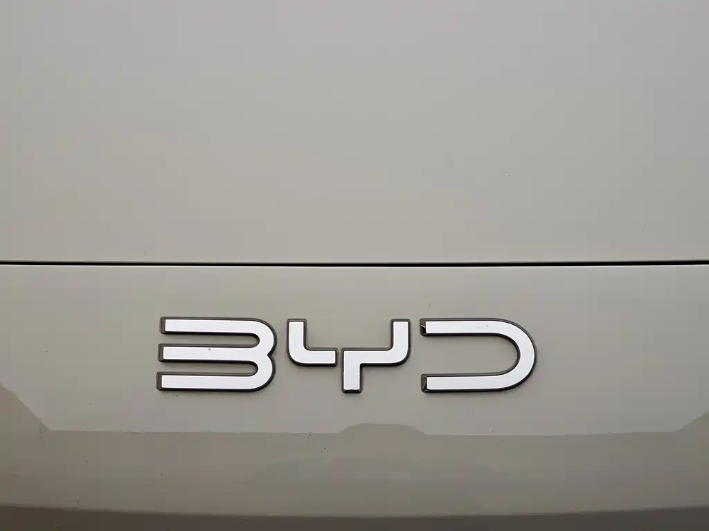 BYD BYD Seal 06 2026 DM-i Chaoxiang Edition 128KM Luxury Edition 2026 - thumbnail 3