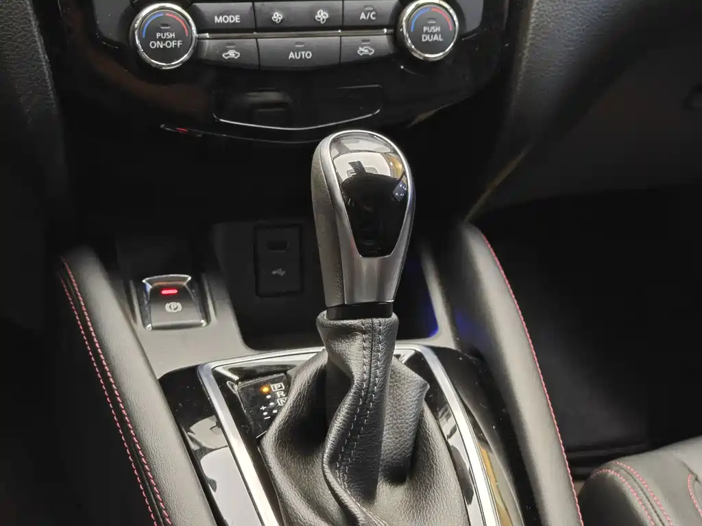 Nissan Nissan Qashqai 2021 2.0L CVT Intelligent Edition 2022 - thumbnail 17