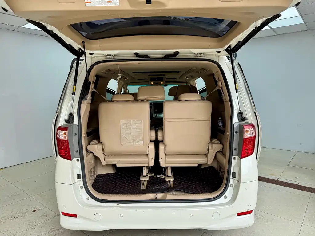 Toyota Alphard 2014 Middle East Edition 2016 - thumbnail 23