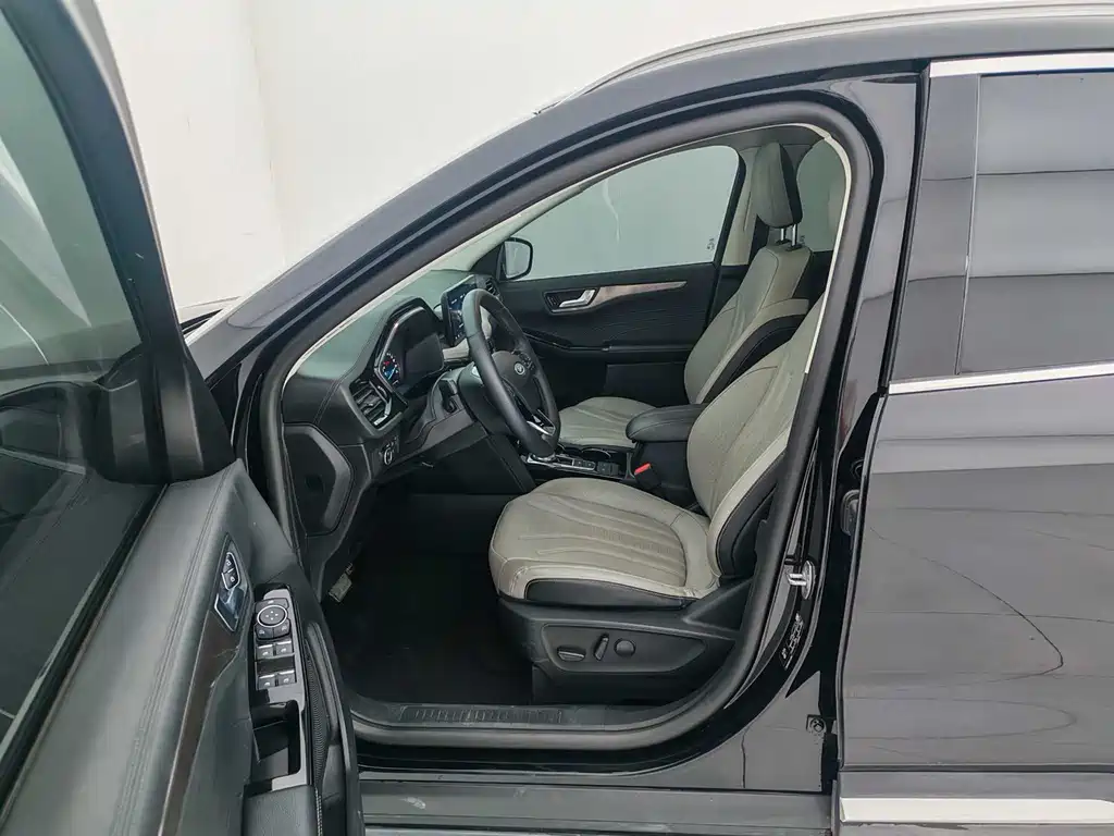 Ford Ford Escape 2020 EcoBoost 245 FWD Yaixiang Edition 2023 - thumbnail 9