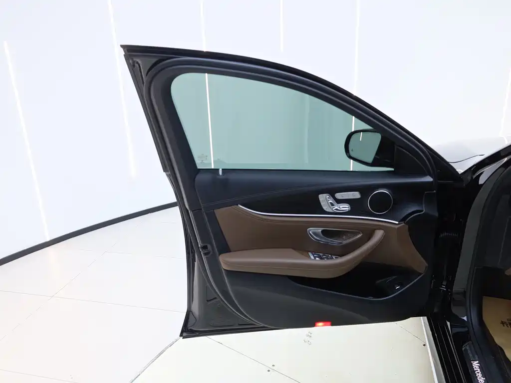 Mercedes-Benz Mercedes-Benz E-Class 2021 Facelift E 300 L Sport Fashion Edition 2021 - thumbnail 9