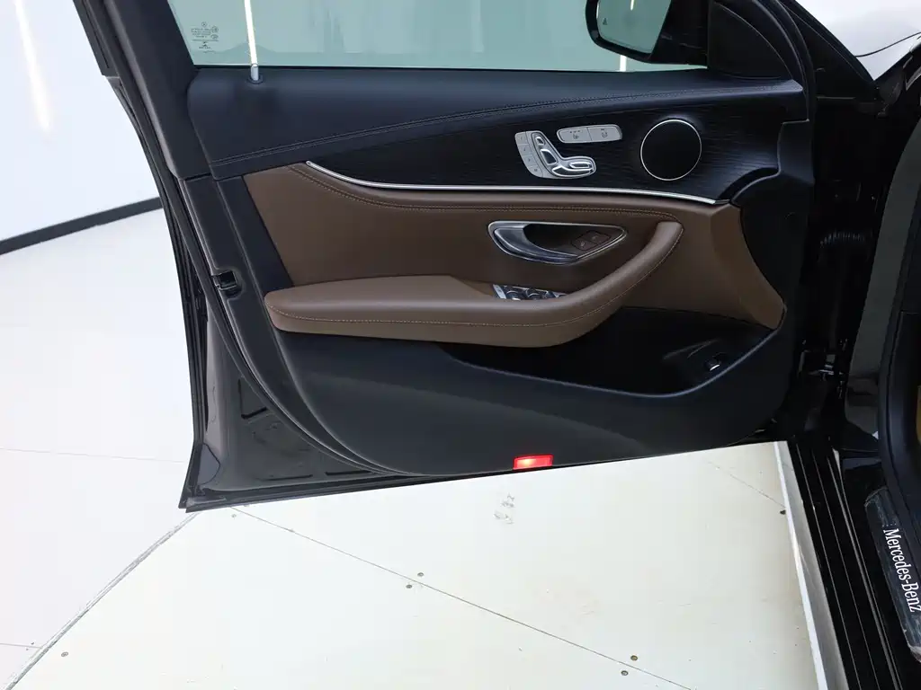 Mercedes-Benz Mercedes-Benz E-Class 2021 Facelift E 300 L Sport Fashion Edition 2021 - thumbnail 12