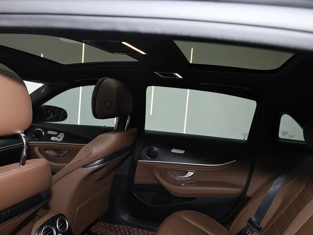 Mercedes-Benz Mercedes-Benz E-Class 2021 Facelift E 300 L Sport Fashion Edition 2021 - thumbnail 18