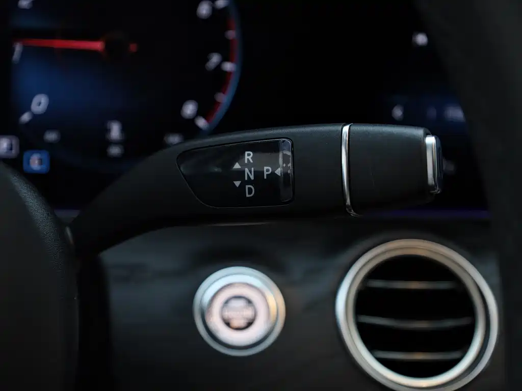 Mercedes-Benz Mercedes-Benz E-Class 2021 Facelift E 300 L Sport Fashion Edition 2021 - thumbnail 19