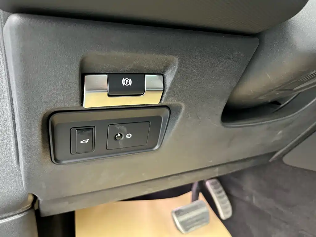 Land Rover Land Rover Discovery Sport 2022 249PS R-Dynamic S Performance Edition 5-Seat 2022 - thumbnail 4