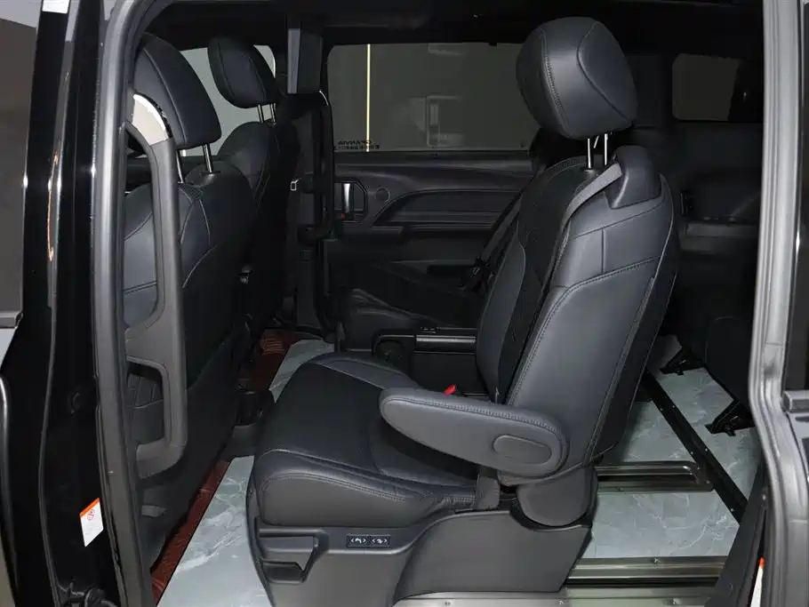 Toyota Toyota Granvia 2023 2.5L Hybrid Flagship VIP Edition 2024 - thumbnail 23