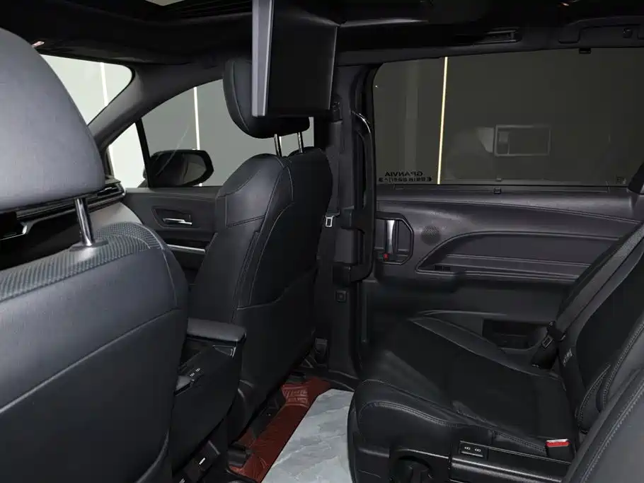 Toyota Toyota Granvia 2023 2.5L Hybrid Flagship VIP Edition 2024 - thumbnail 24
