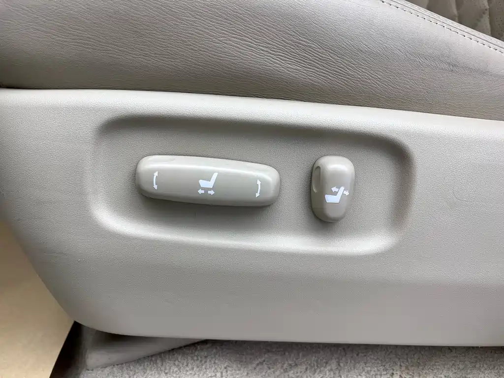 Toyota Land Cruiser (Import) 2017 4.0L Automatic 2019 - thumbnail 6