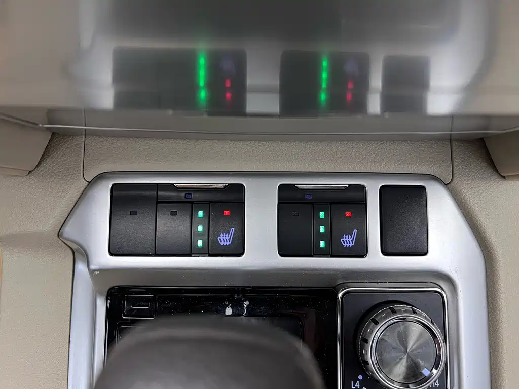 Toyota Land Cruiser (Import) 2017 4.0L Automatic 2019 - thumbnail 13