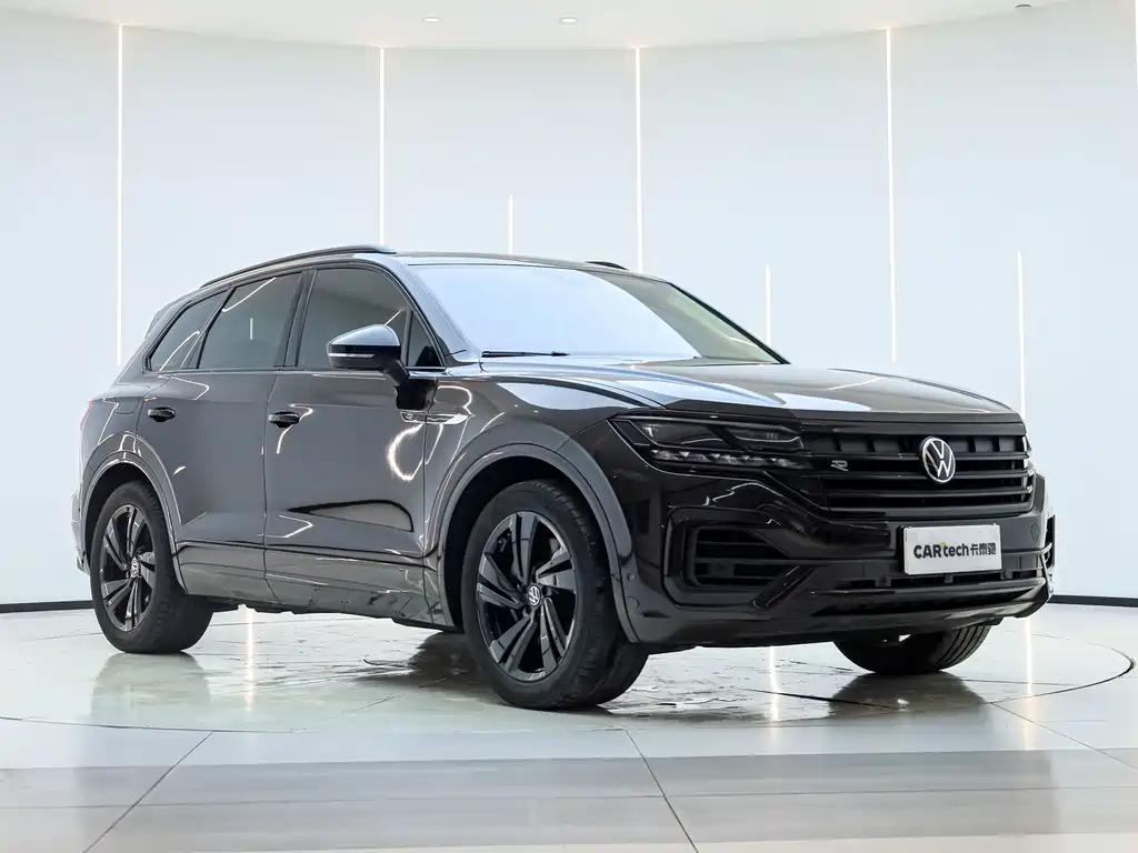 Volkswagen Touareg 2022 3.0TSI R-Line Edition Black Sport Package 2023 - thumbnail 4
