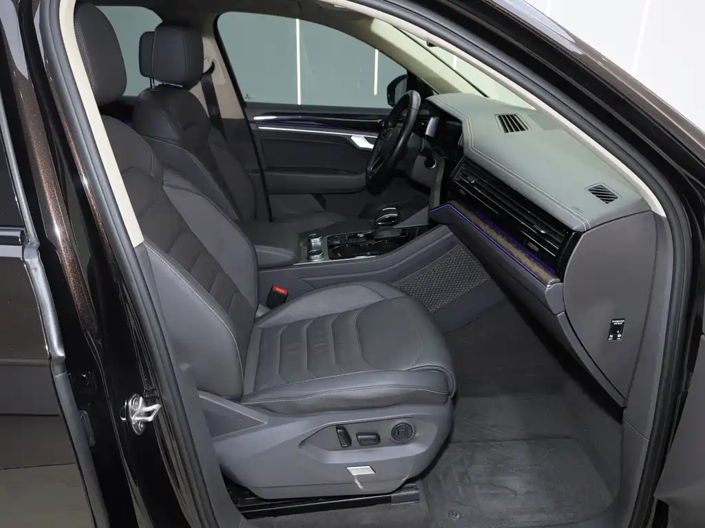 Volkswagen Touareg 2022 3.0TSI R-Line Edition Black Sport Package 2023 - thumbnail 20