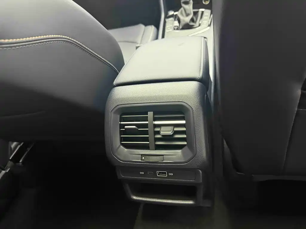 Volkswagen Volkswagen Tharu 2024 300TSI FWD Full Moon Edition 2024 - thumbnail 6