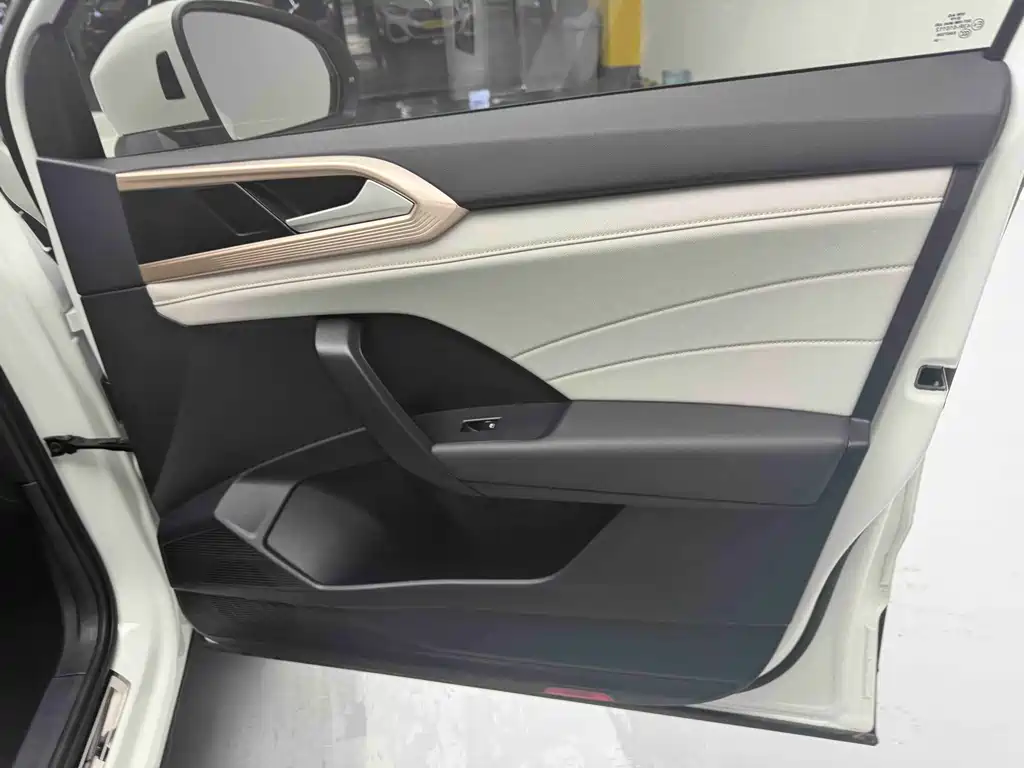 Volkswagen Volkswagen Tharu 2024 300TSI FWD Full Moon Edition 2024 - thumbnail 9
