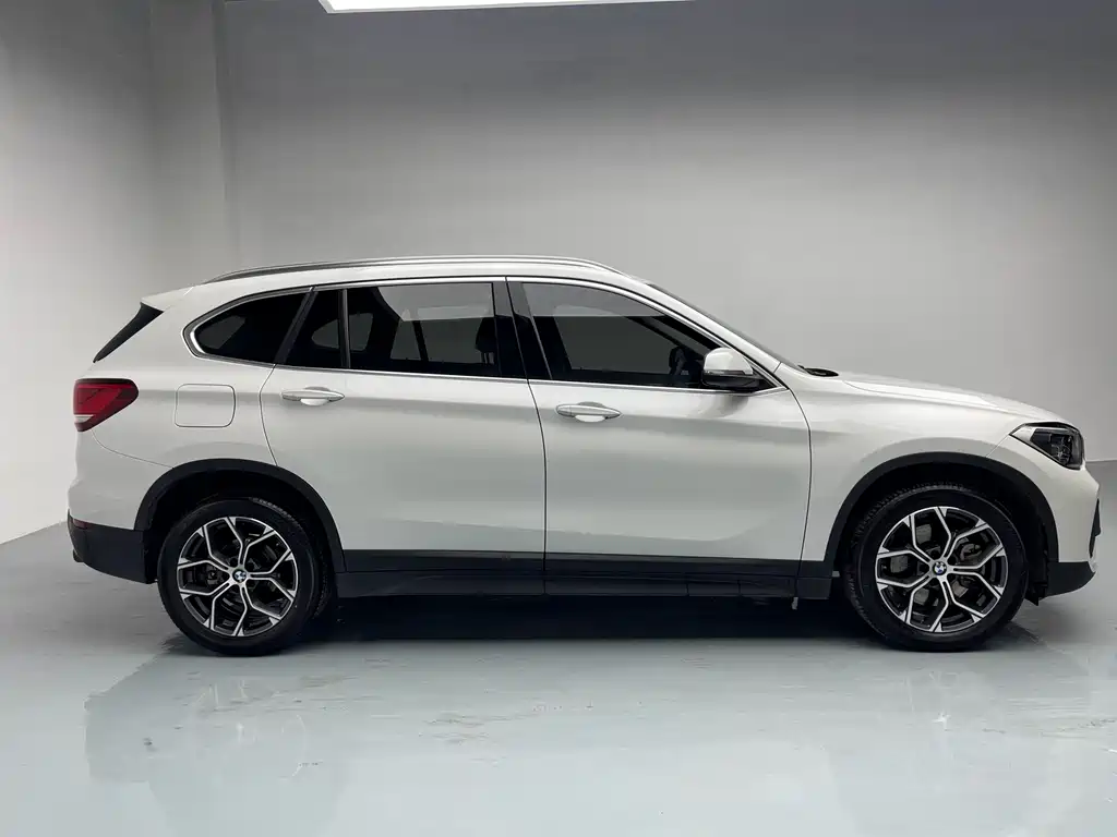 BMW BMW X1 2021 sDrive25Li Leading Edition 2021 - thumbnail 3