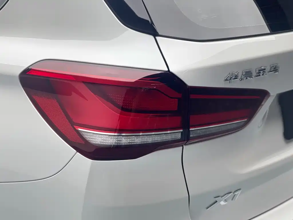 BMW BMW X1 2021 sDrive25Li Leading Edition 2021 - thumbnail 11