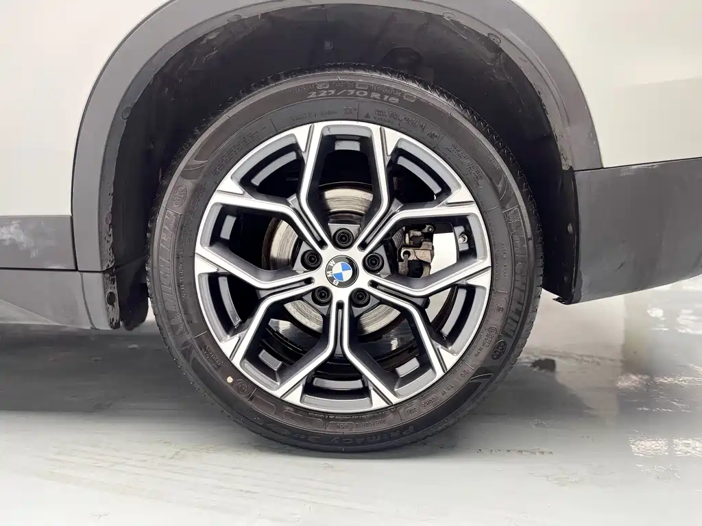 BMW BMW X1 2021 sDrive25Li Leading Edition 2021 - thumbnail 14