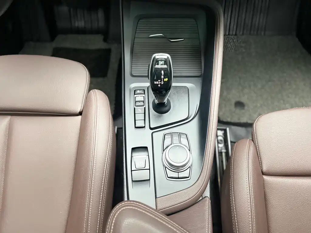 BMW BMW X1 2021 sDrive25Li Leading Edition 2021 - thumbnail 19