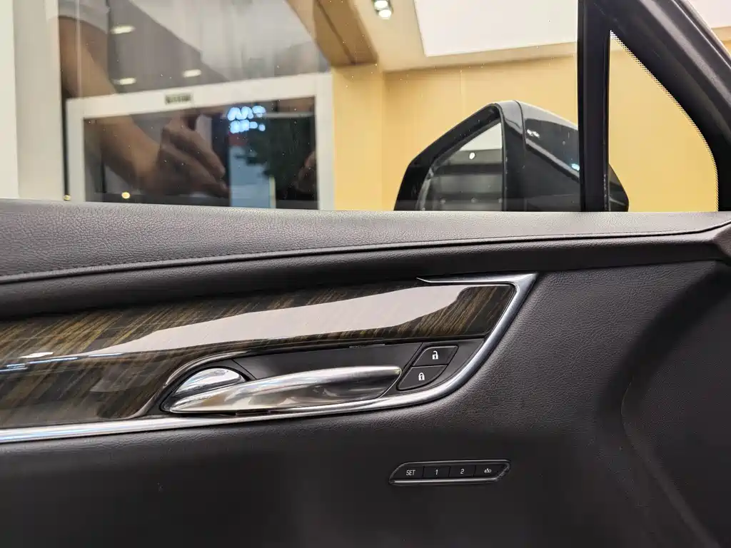 Cadillac Cadillac XT5 2018 25T Luxury Edition 2018 - thumbnail 9
