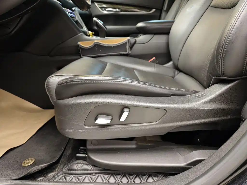 Cadillac Cadillac XT5 2018 25T Luxury Edition 2018 - thumbnail 12